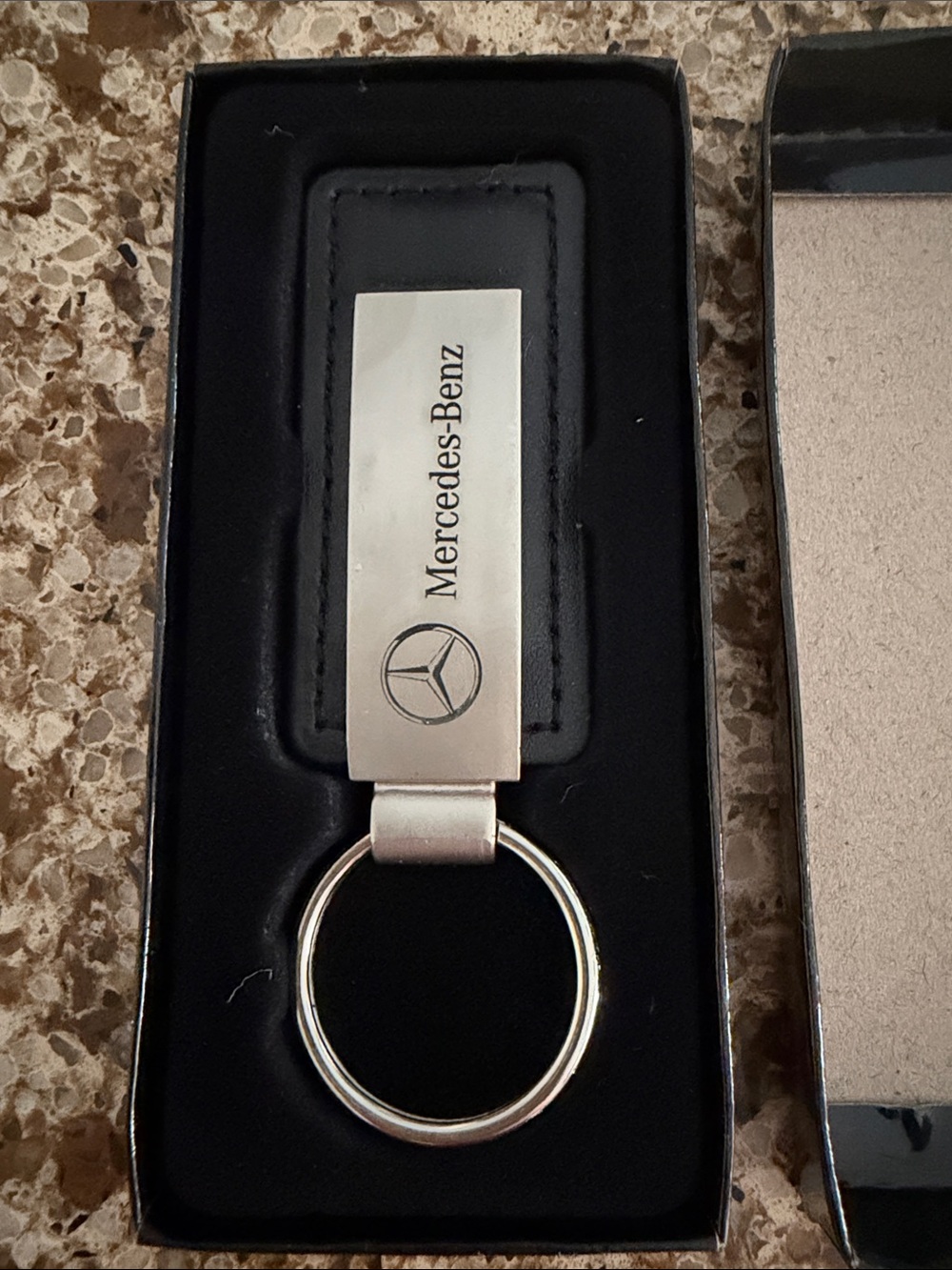Official Mercedes-Benz black leather and brushed metal gift box keychain new box